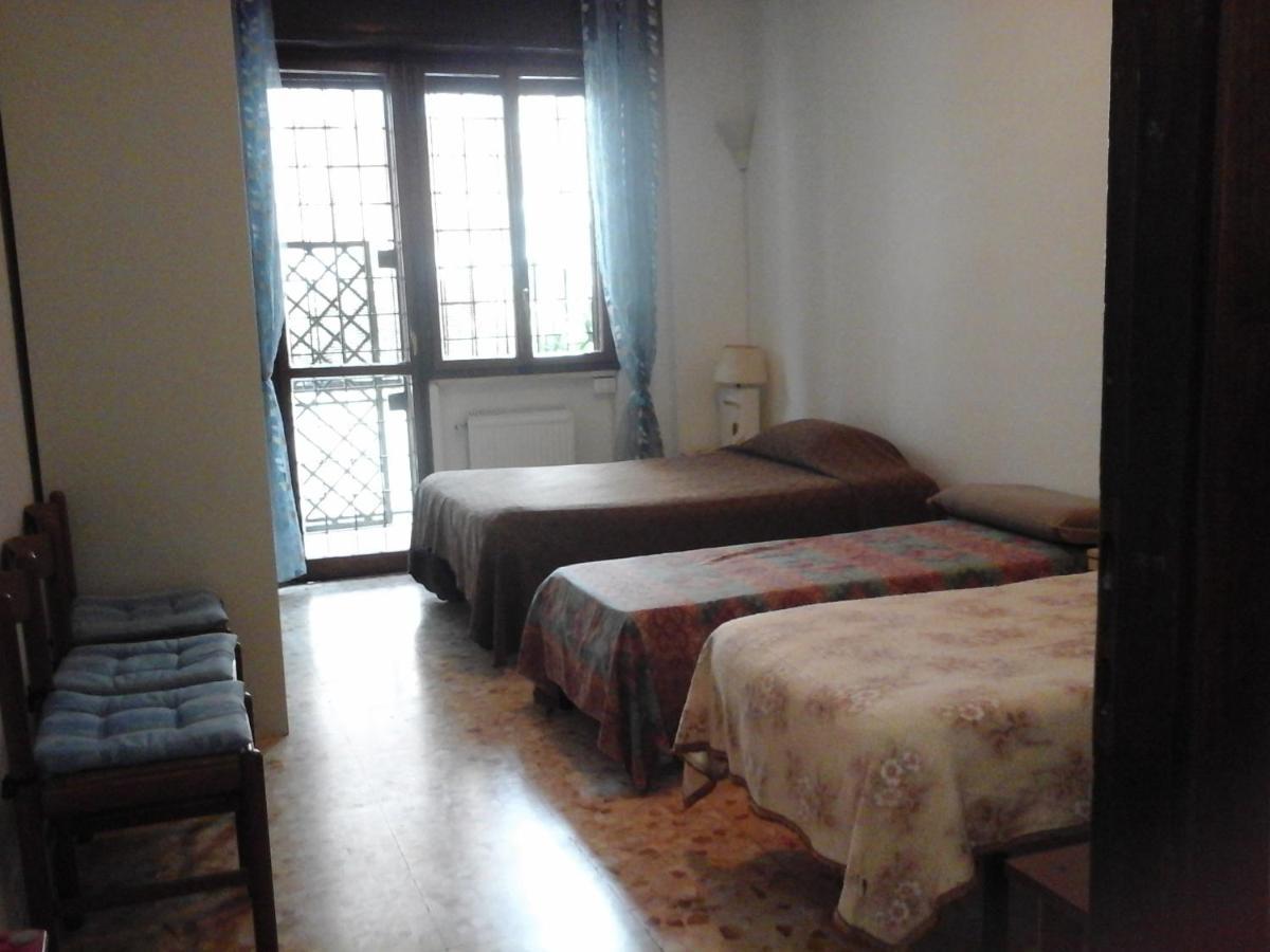 Near Metro' Line - Only Wc In The 15 Minutes To Termini Station 20 To Spagna Square - In The Night Bus Bed & Breakfast Rome